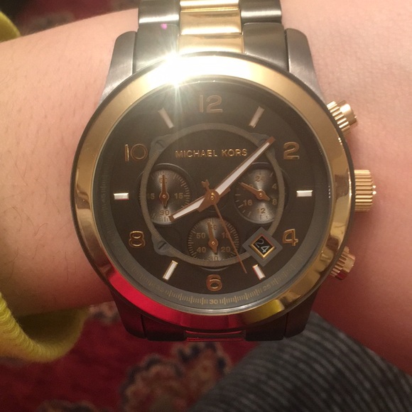 Michael Kors Gray/Gold Watch with Box - Picture 2 of 5